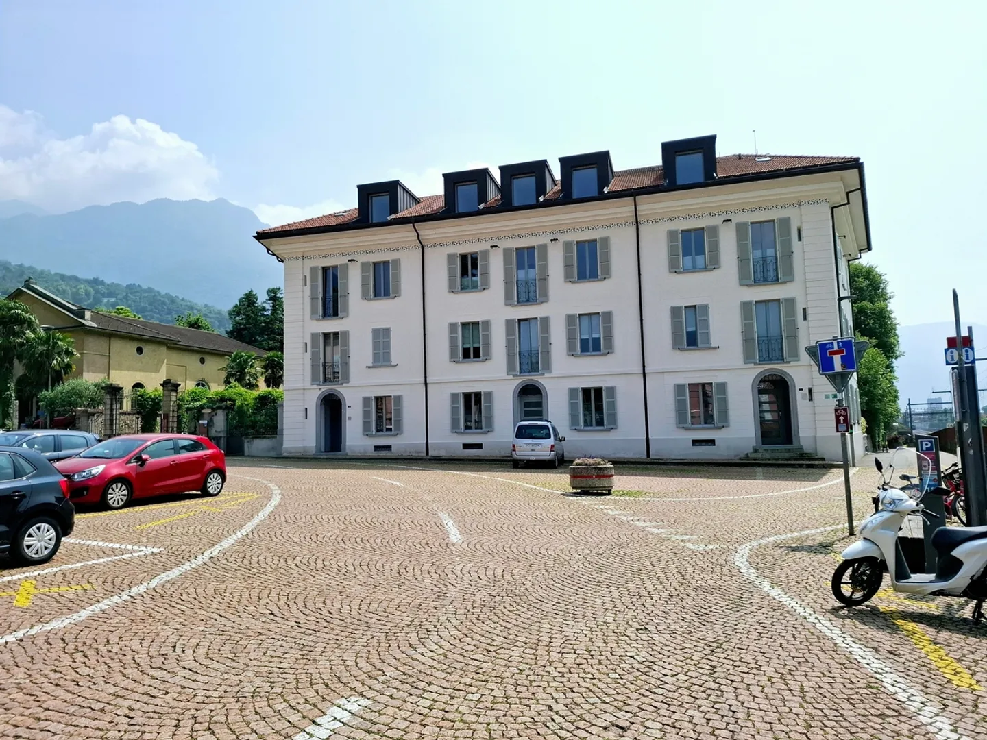 Modernes Stadtapartment in Bellinzona, TI - Foto 9 von 11