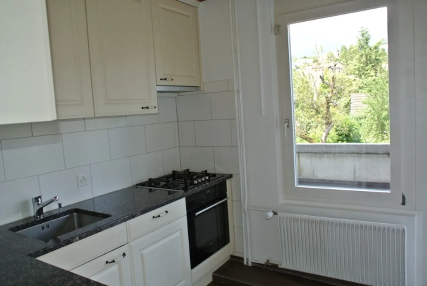 Superbe appartement de 4 pièces avec grande terrasse et balcon - Photo 6 sur 12