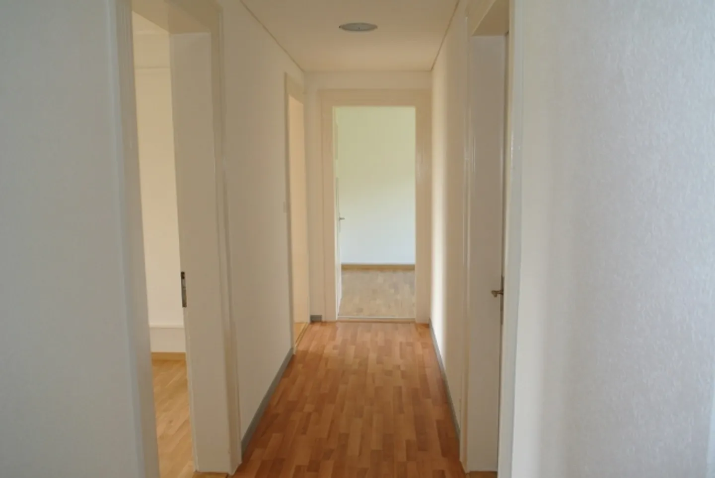 Superbe appartement de 4 pièces avec grande terrasse et balcon - Photo 9 sur 12