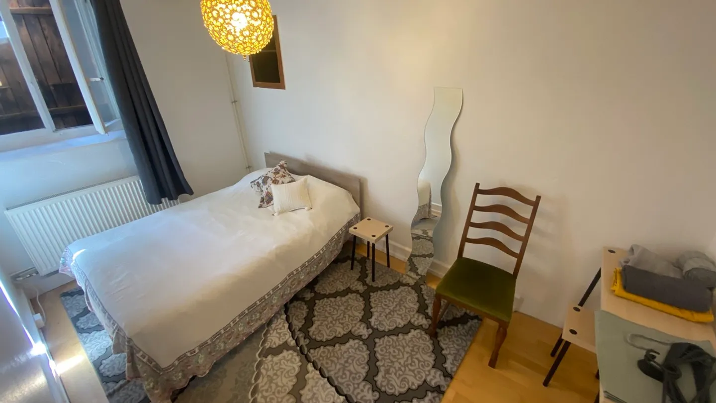 Mietgebäude mit 3 Wohnungen und einer geräumigen Scheune. - Foto 5 von 29
