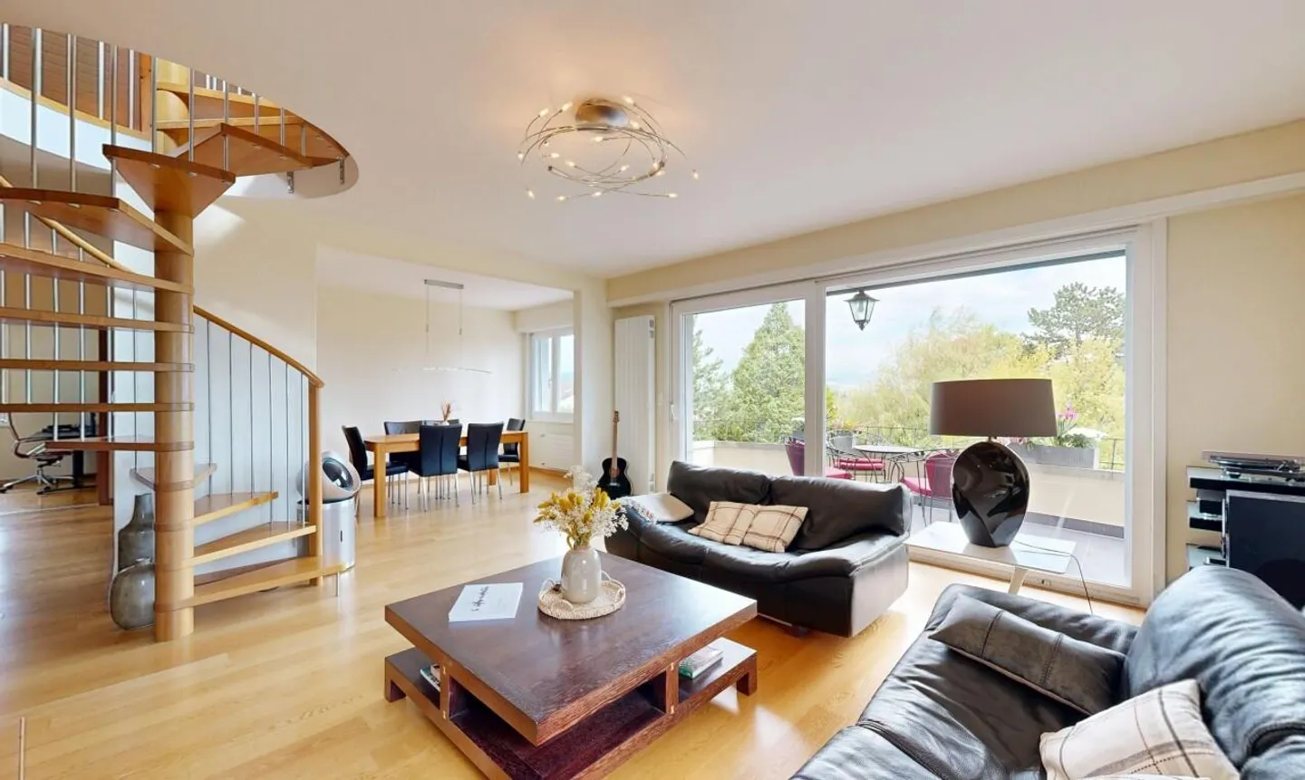 Stunning detached house with a view of Lake Geneva in Échandens - Photo 2 of 11