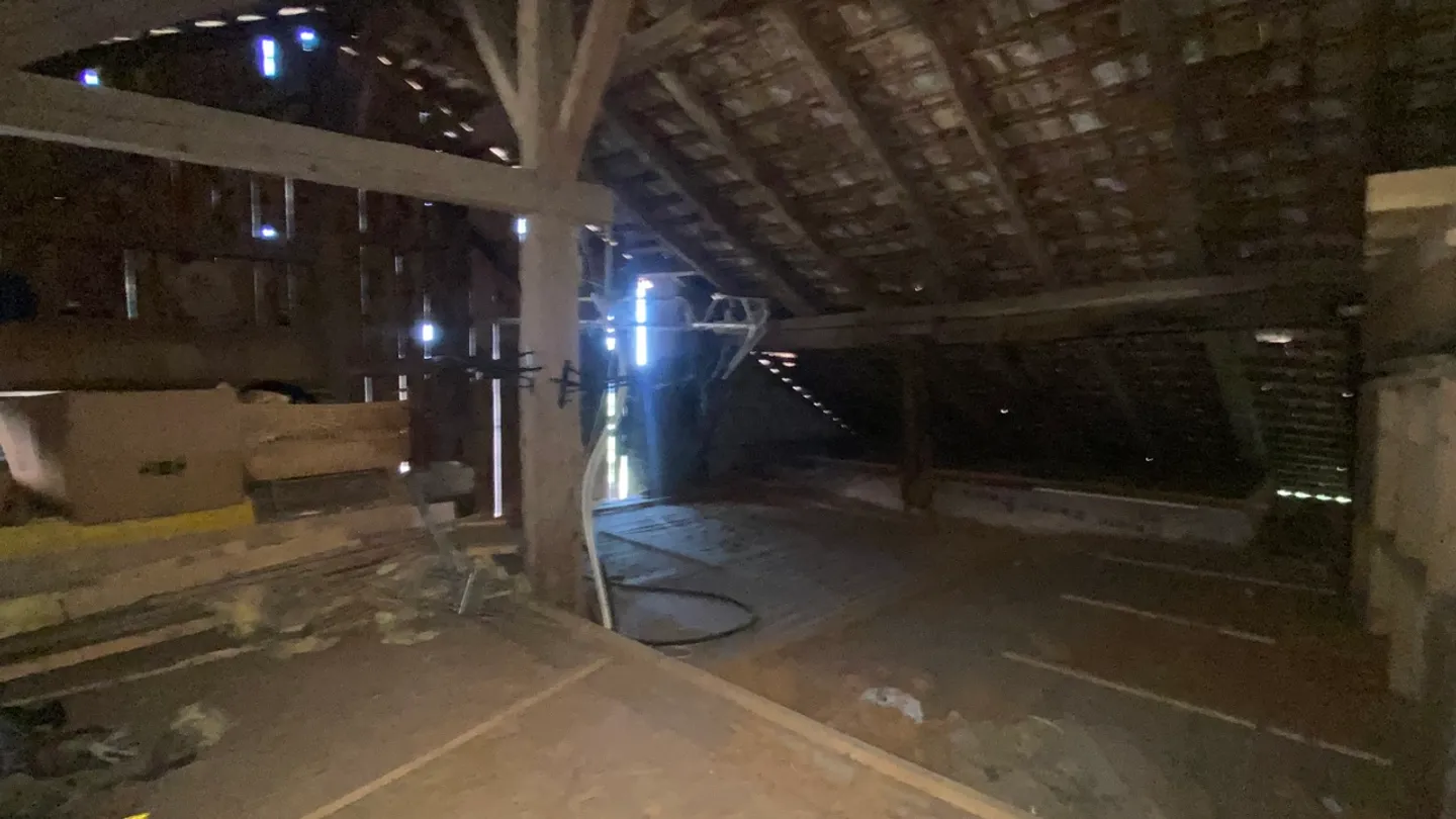 Mietgebäude mit 3 Wohnungen und einer geräumigen Scheune. - Foto 18 von 29