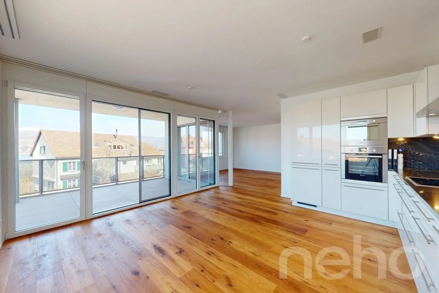 Appartement rénové avec vue sur le lac - Photo 1 sur 11