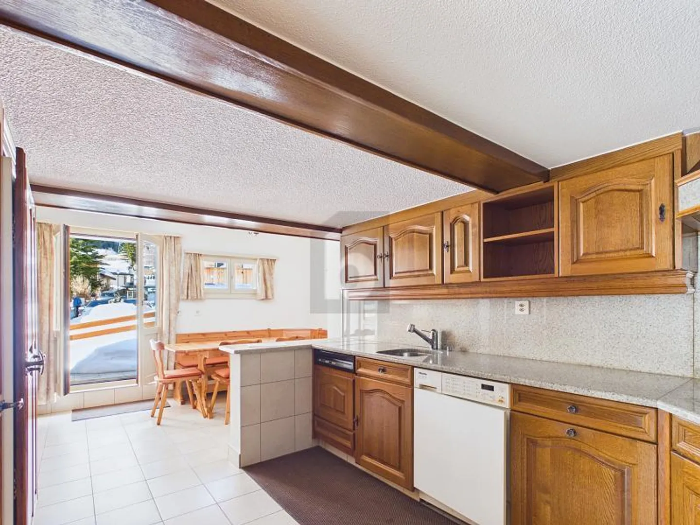 Traditional, with a lot of charm - Photo 4 of 6