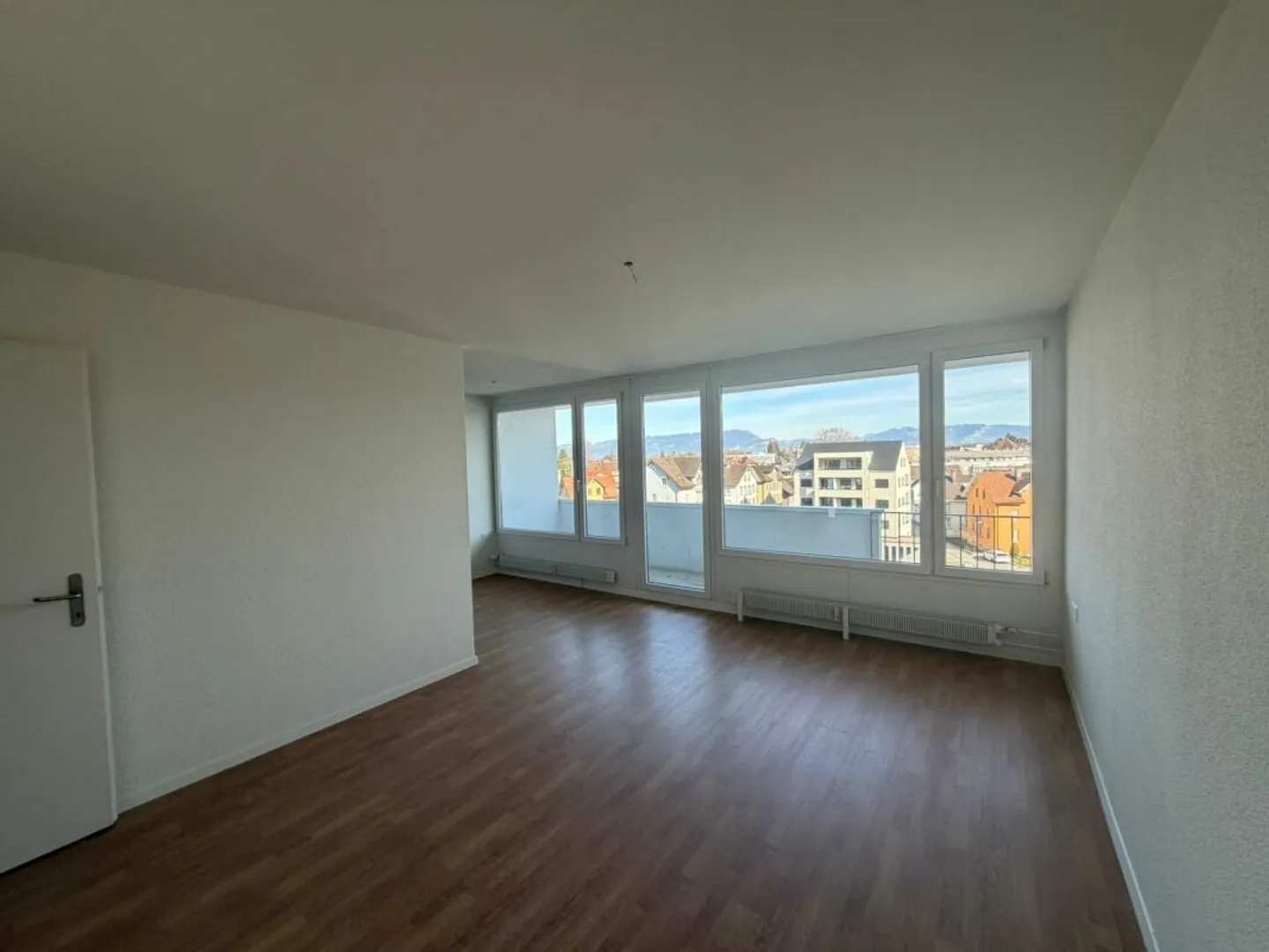4.5 Room Apartment with Breathtaking View Available for Rent Now! - Photo 2 of 9