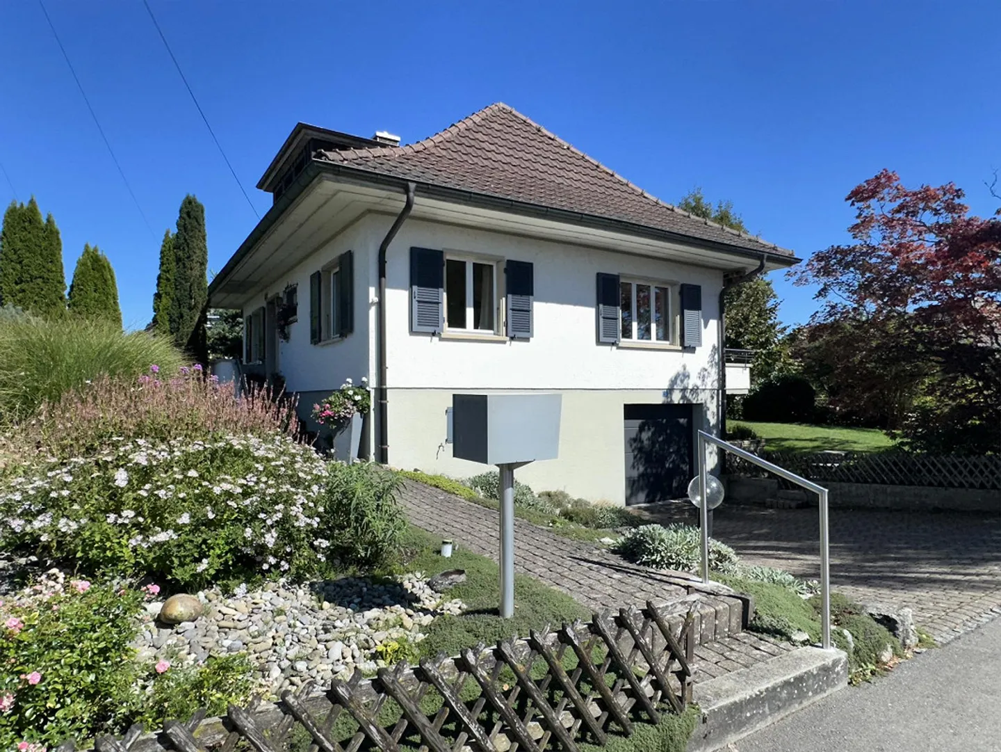 A bit older, but with a lot of charm: 5-room single-family house in Grossaffoltern - Photo 2 of 18