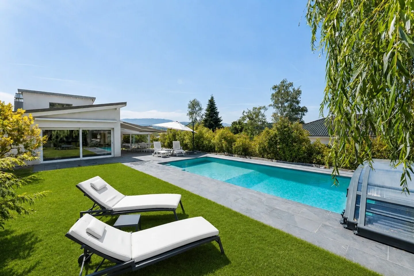 Maison de luxe avec piscine chauffée - Photo 2 sur 11