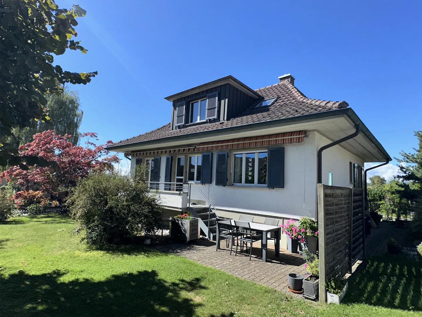 A bit older, but with a lot of charm: 5-room single-family house in Grossaffoltern - Photo 3 of 18