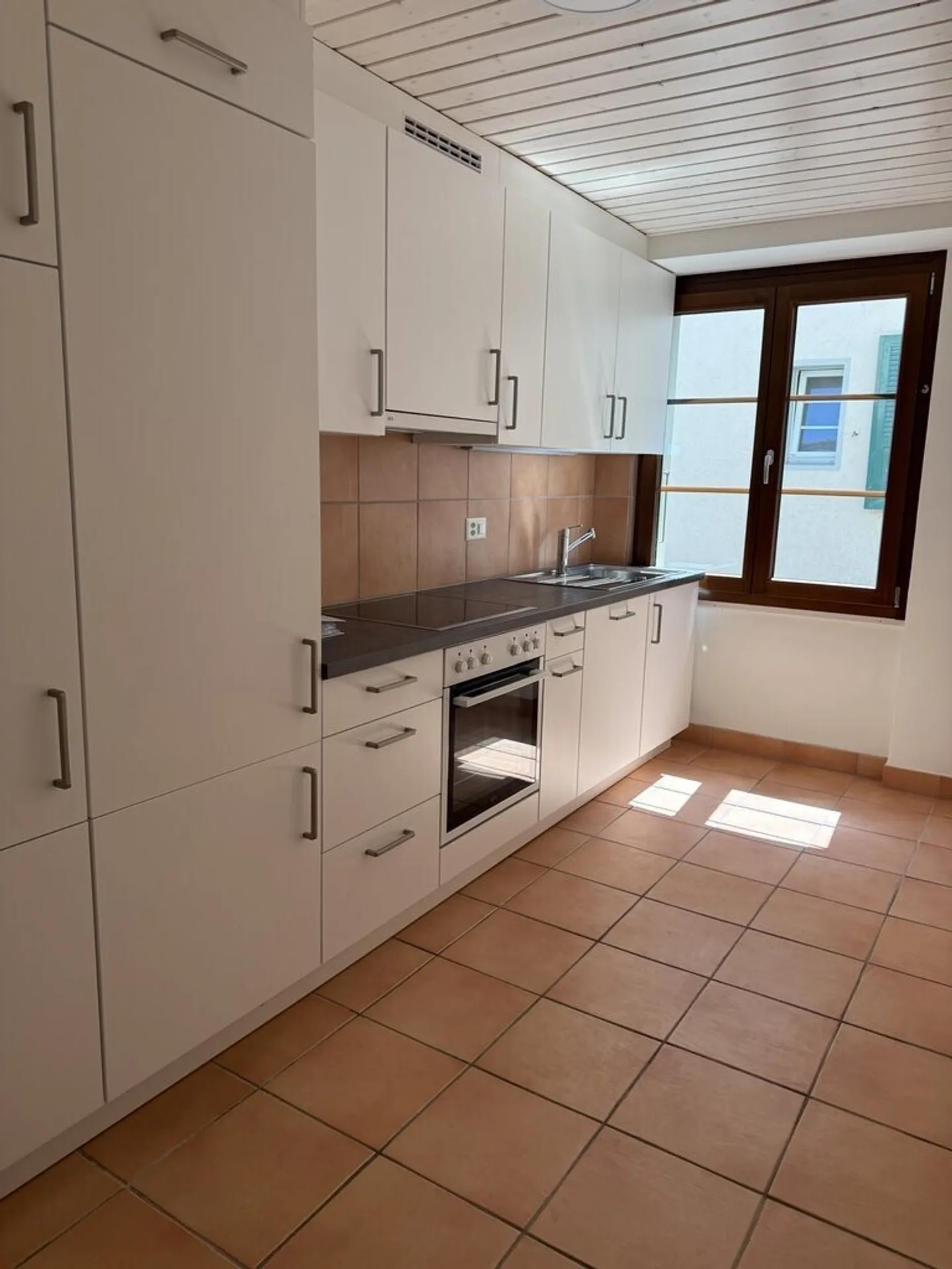 Charming Apartment in Cully - Photo 2 of 8