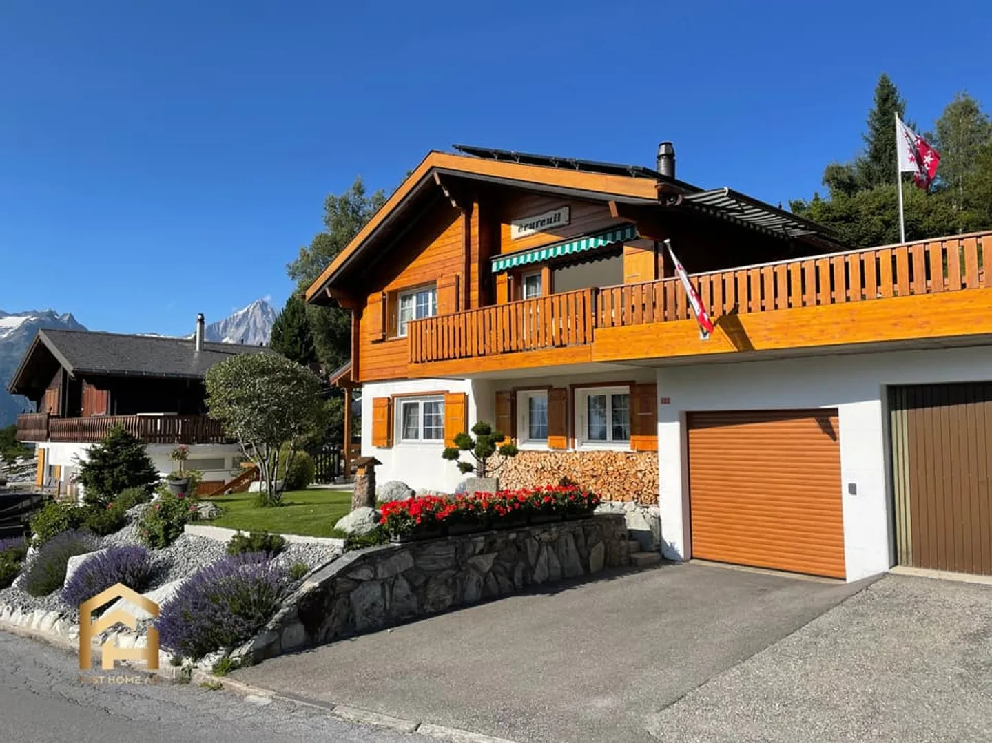 Dream house with breathtaking views - Photo 2 of 13