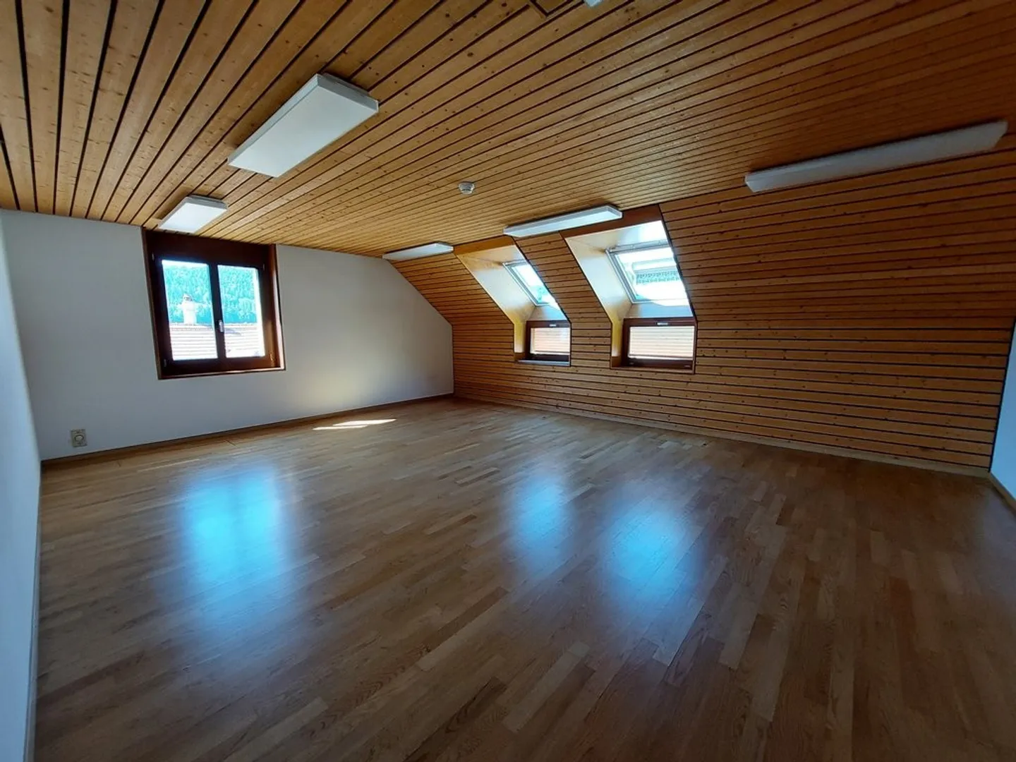 Large office on the 4th floor of 182m2 - Photo 2 of 11