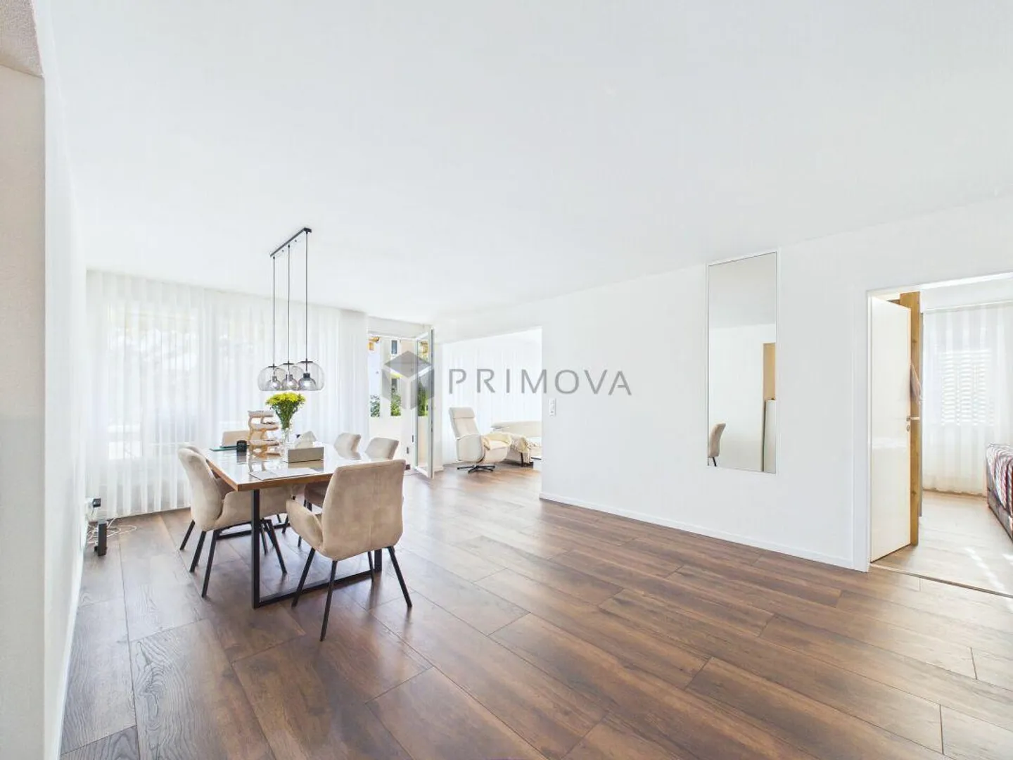 Geräumiges Familienhaus mit Cheminée - Foto 1 von 12
