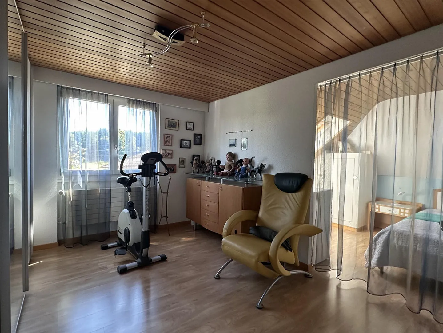 A bit older, but with a lot of charm: 5-room single-family house in Grossaffoltern - Photo 14 of 18