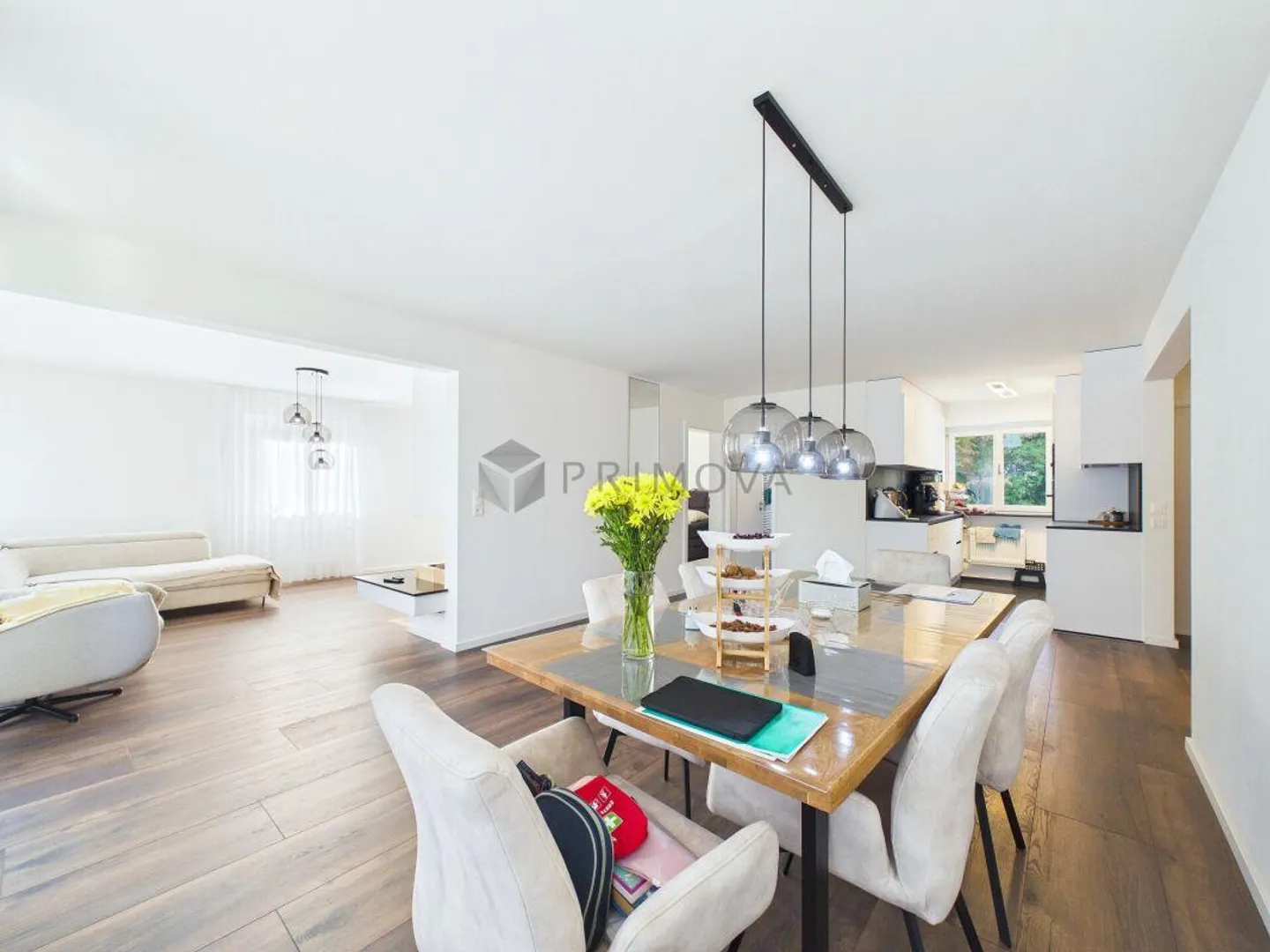 Geräumiges Familienhaus mit Cheminée - Foto 2 von 12