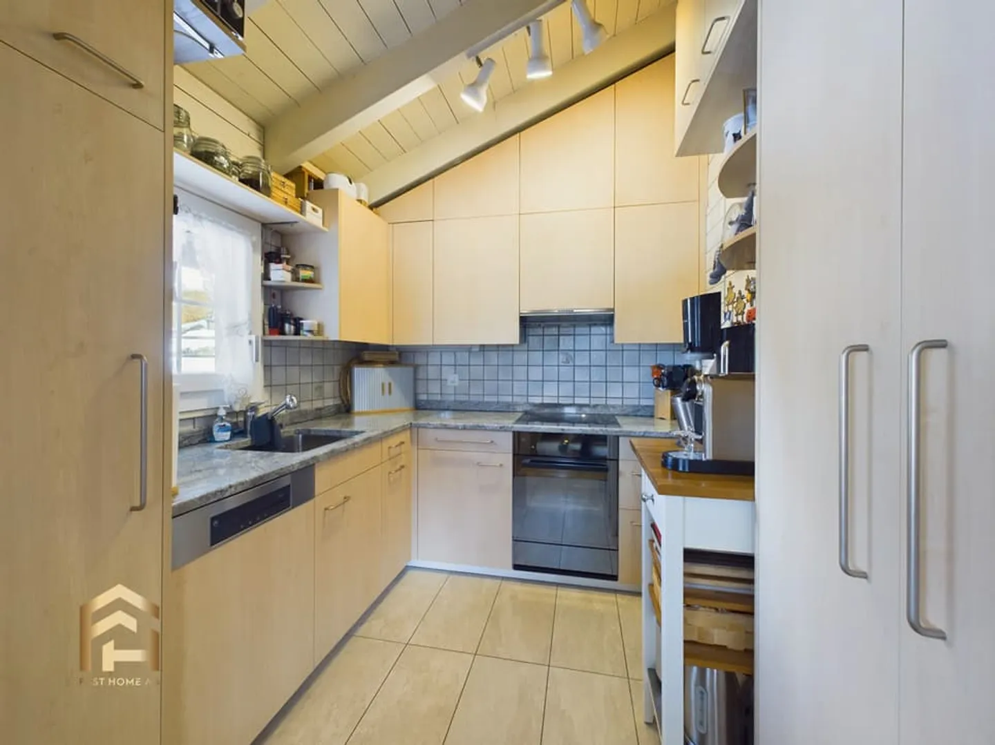 Dream house with breathtaking views - Photo 7 of 13