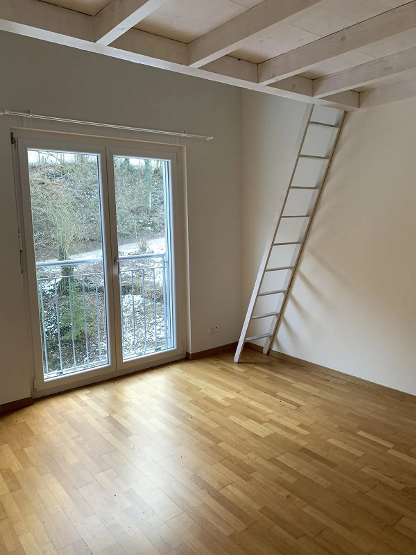 Appartement en duplex de 5,5 pièces situé au calme près de la gare - Photo 6 sur 16