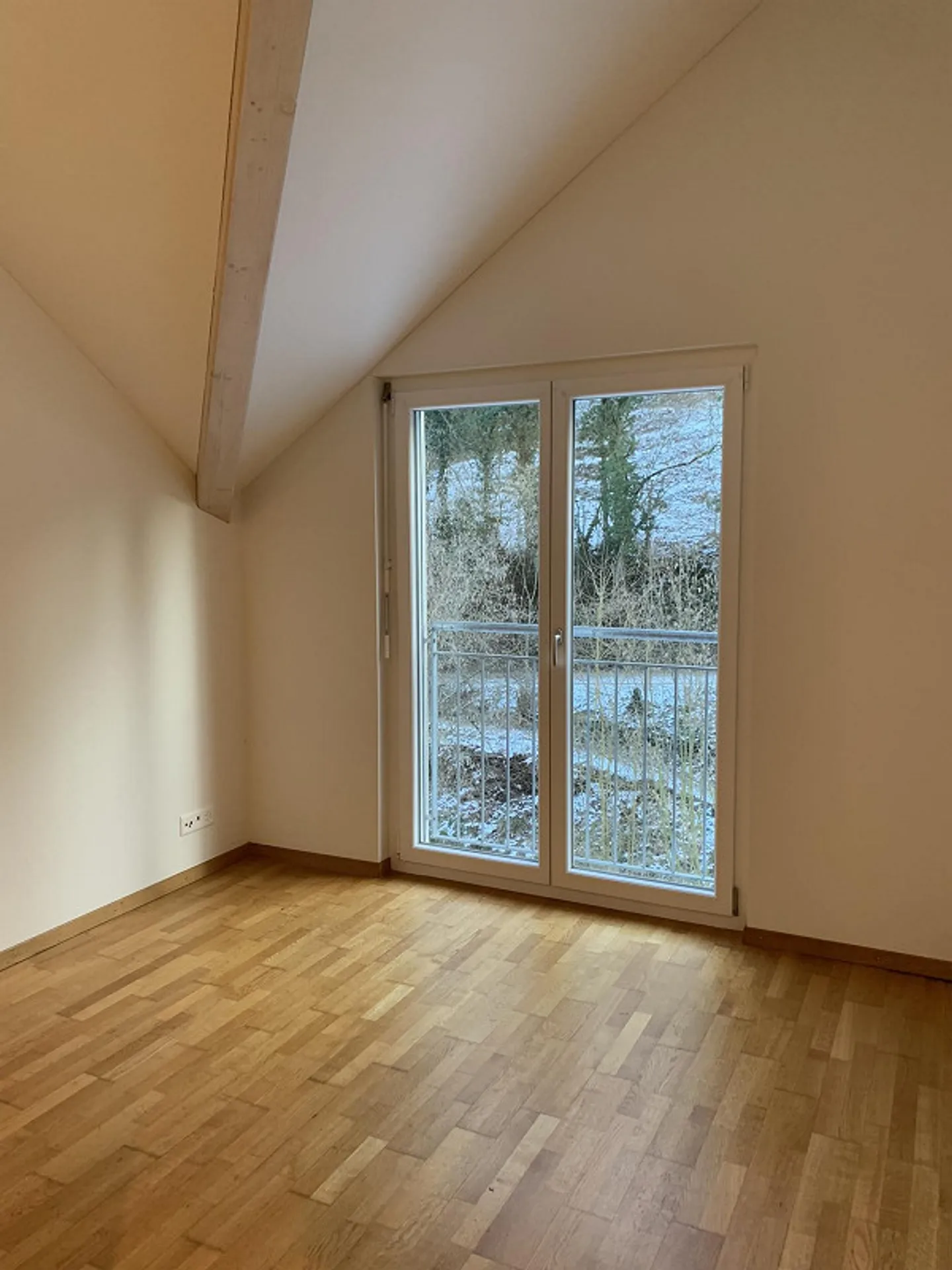 Appartement en duplex de 5,5 pièces situé au calme près de la gare - Photo 8 sur 16