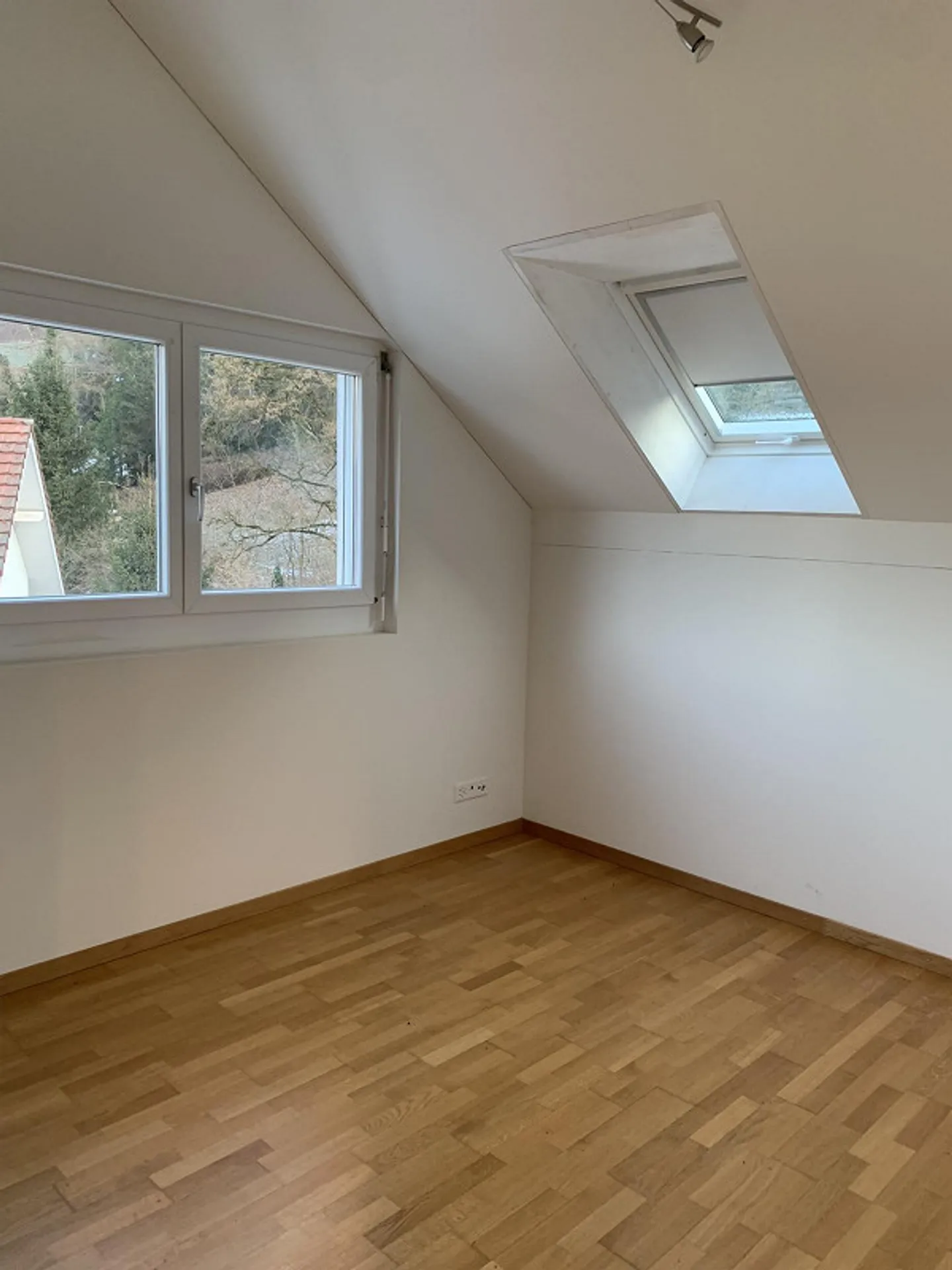Appartement en duplex de 5,5 pièces situé au calme près de la gare - Photo 9 sur 16