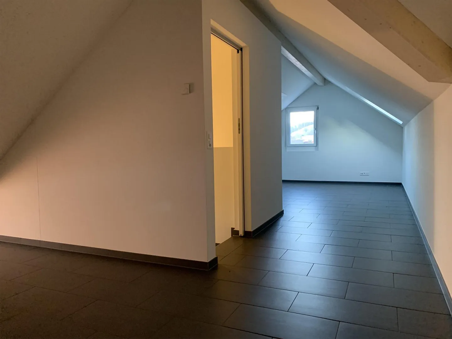 Appartement en duplex de 5,5 pièces situé au calme près de la gare - Photo 11 sur 16