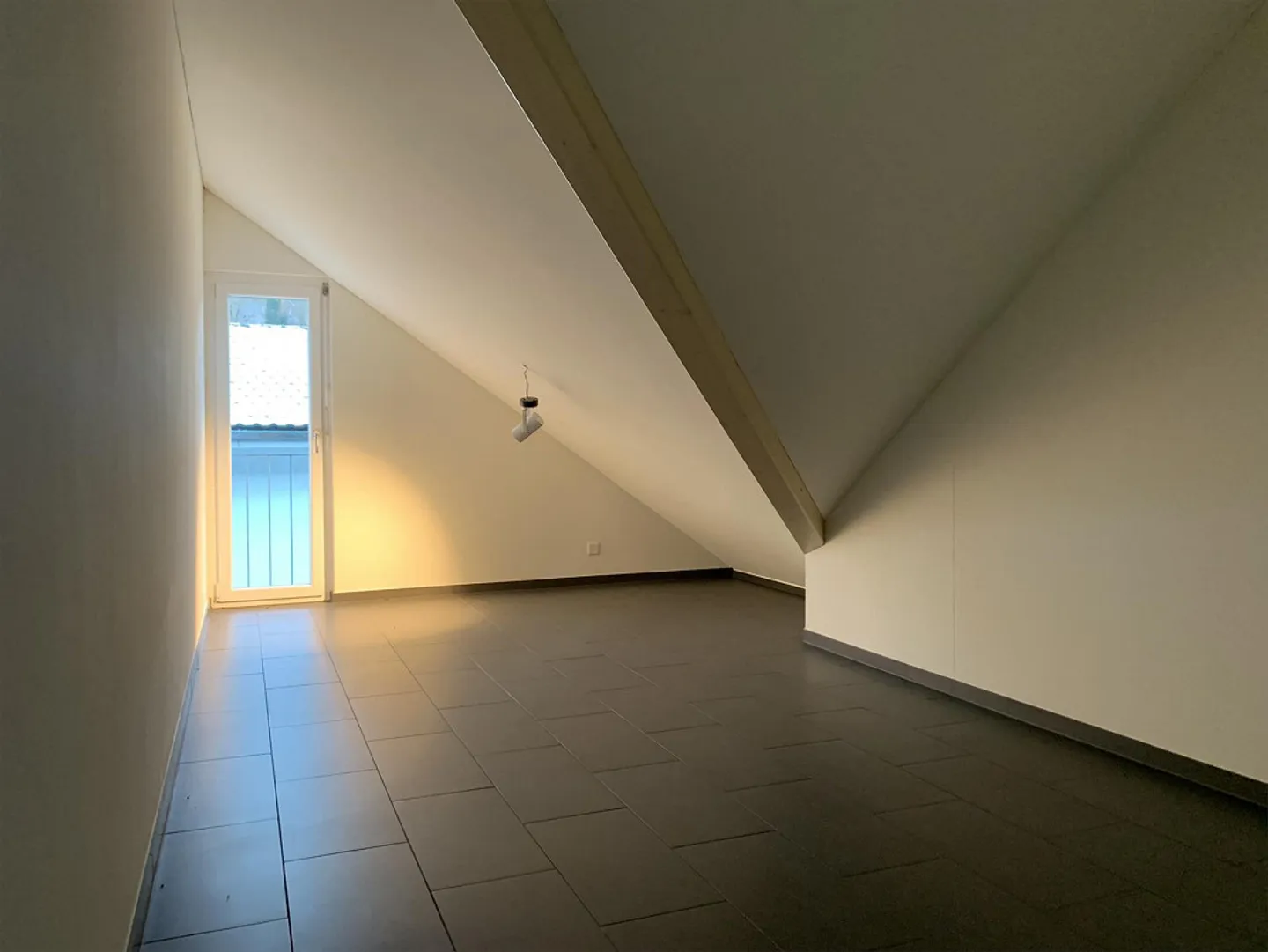 Appartement en duplex de 5,5 pièces situé au calme près de la gare - Photo 12 sur 16