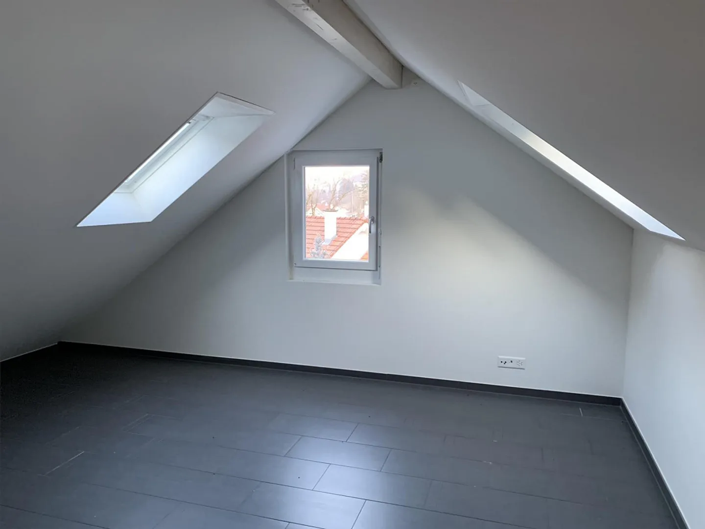 Appartement en duplex de 5,5 pièces situé au calme près de la gare - Photo 13 sur 16
