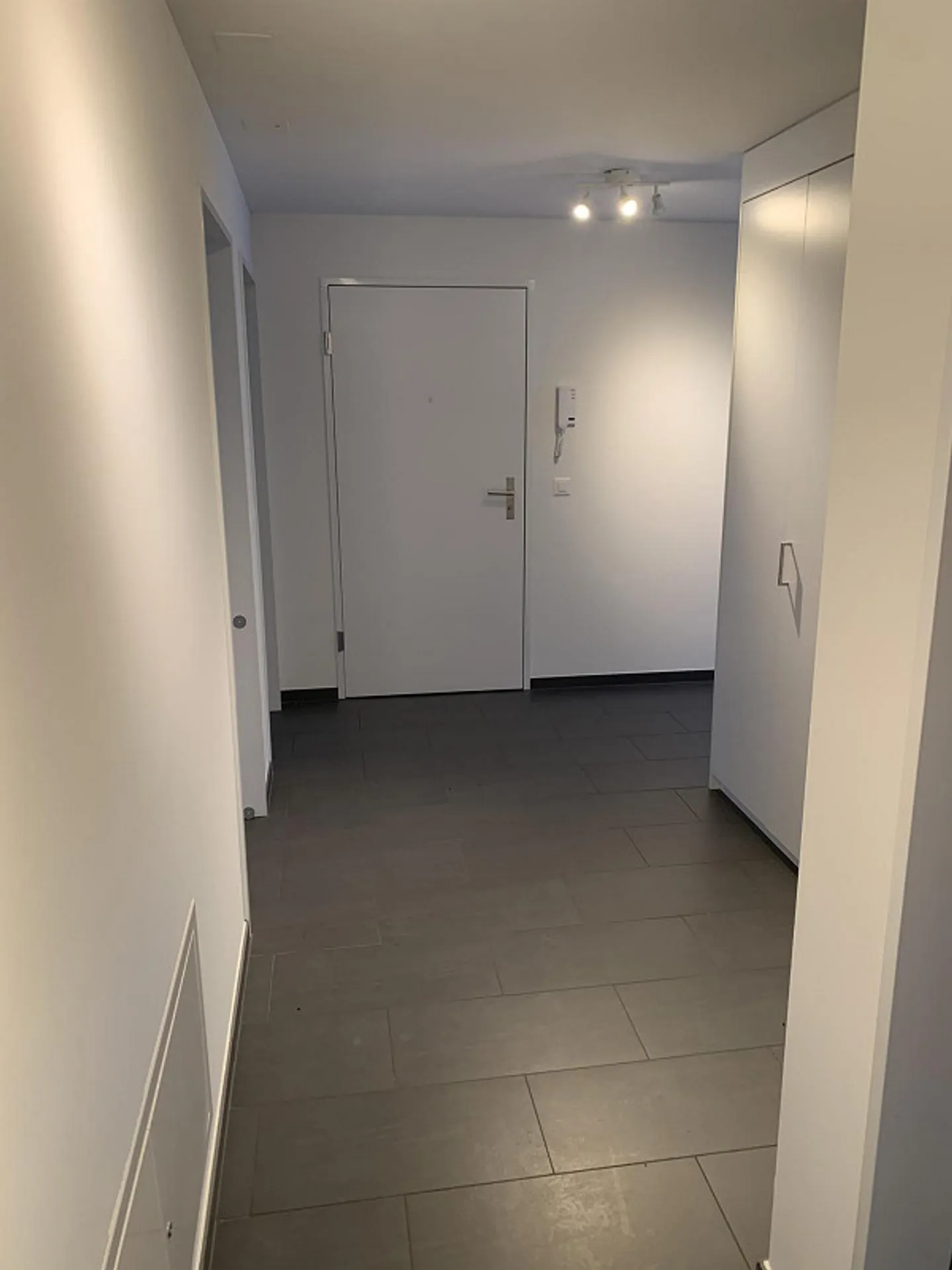 Appartement en duplex de 5,5 pièces situé au calme près de la gare - Photo 10 sur 16
