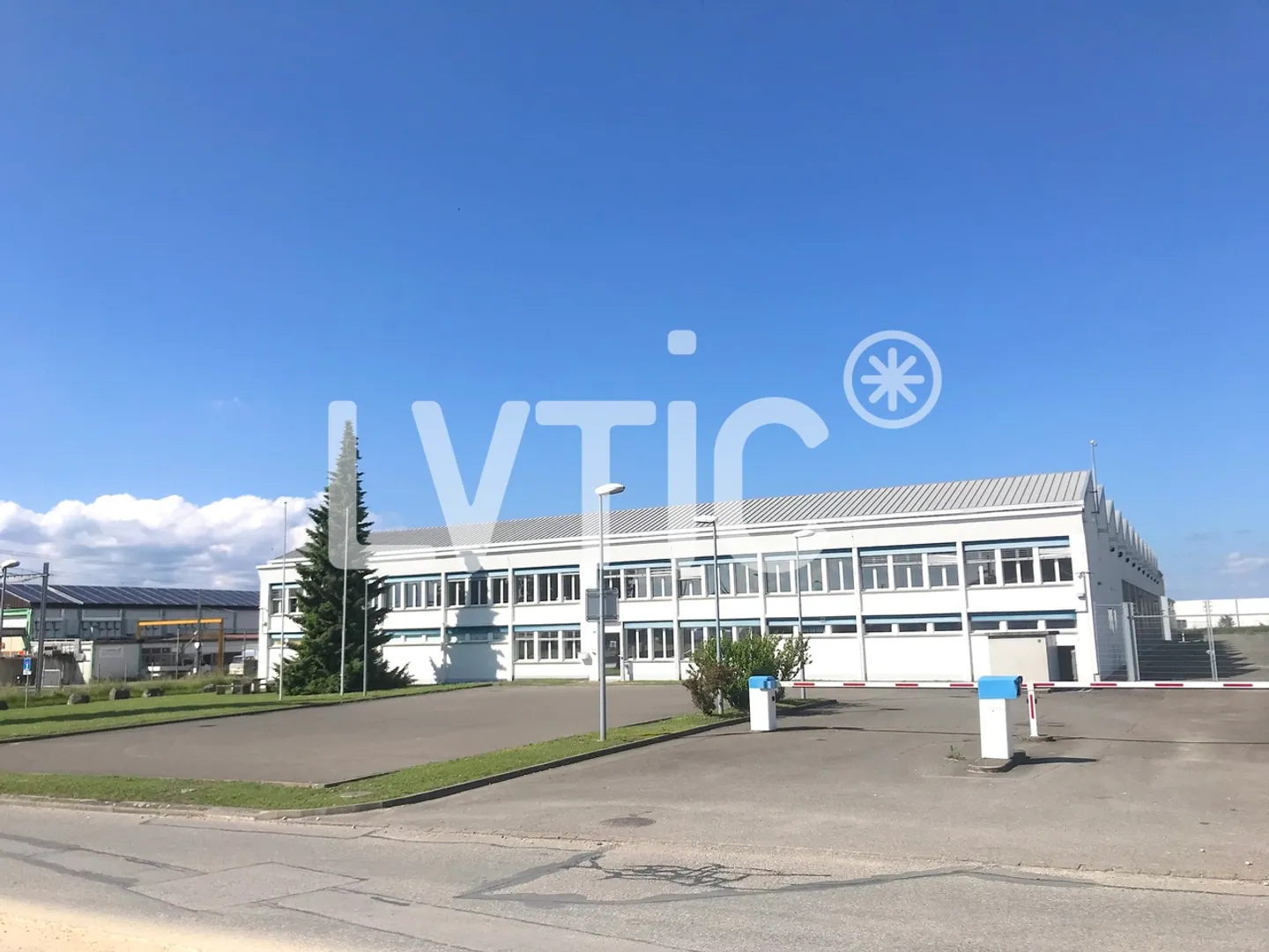Industrielle Halle, Büros von 3300 m2 teilbar zur Miete in Avenches - Foto 7 von 10