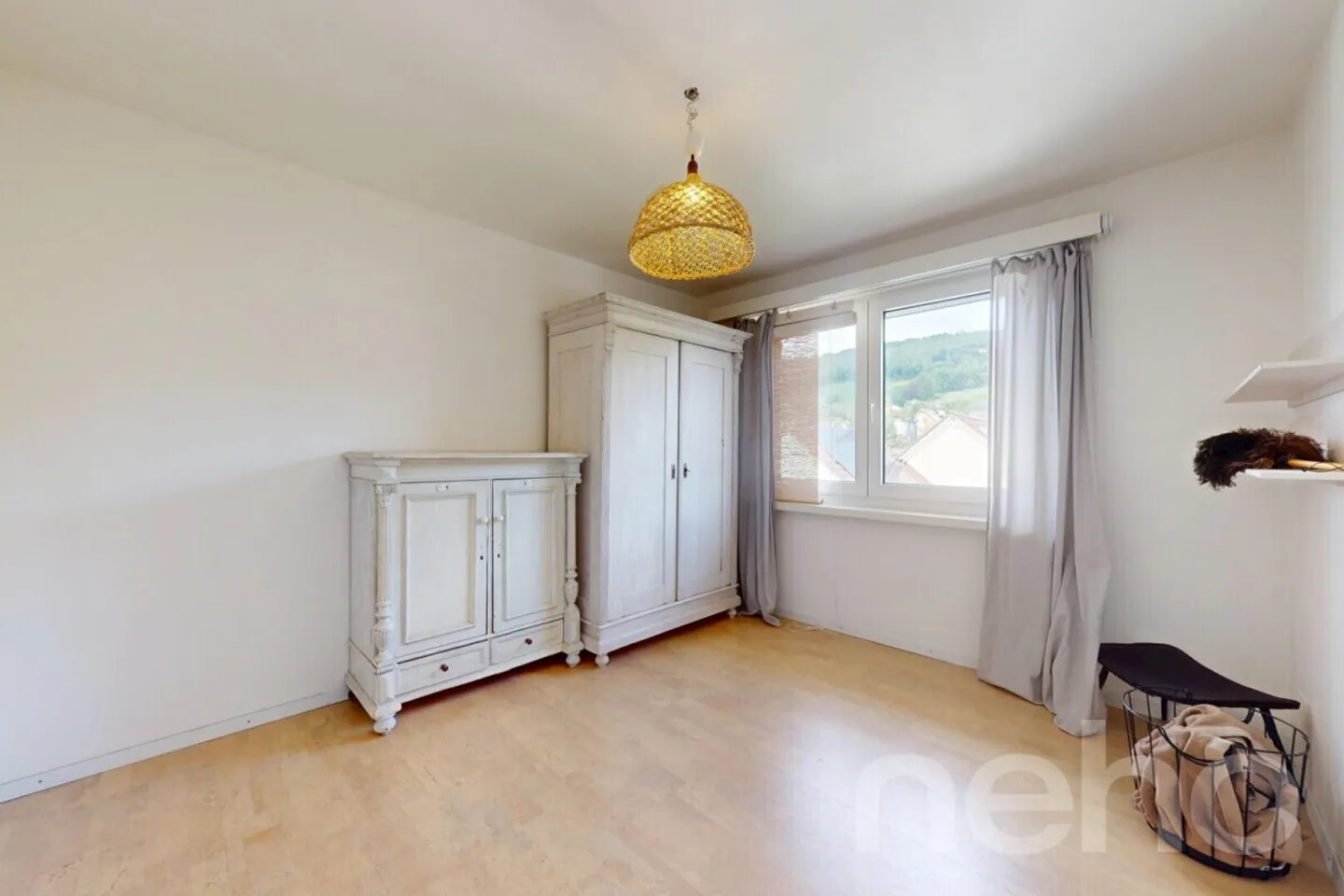 Spacious 6.5 Room Apartment on its Own Entire Floor! - Photo 7 of 12