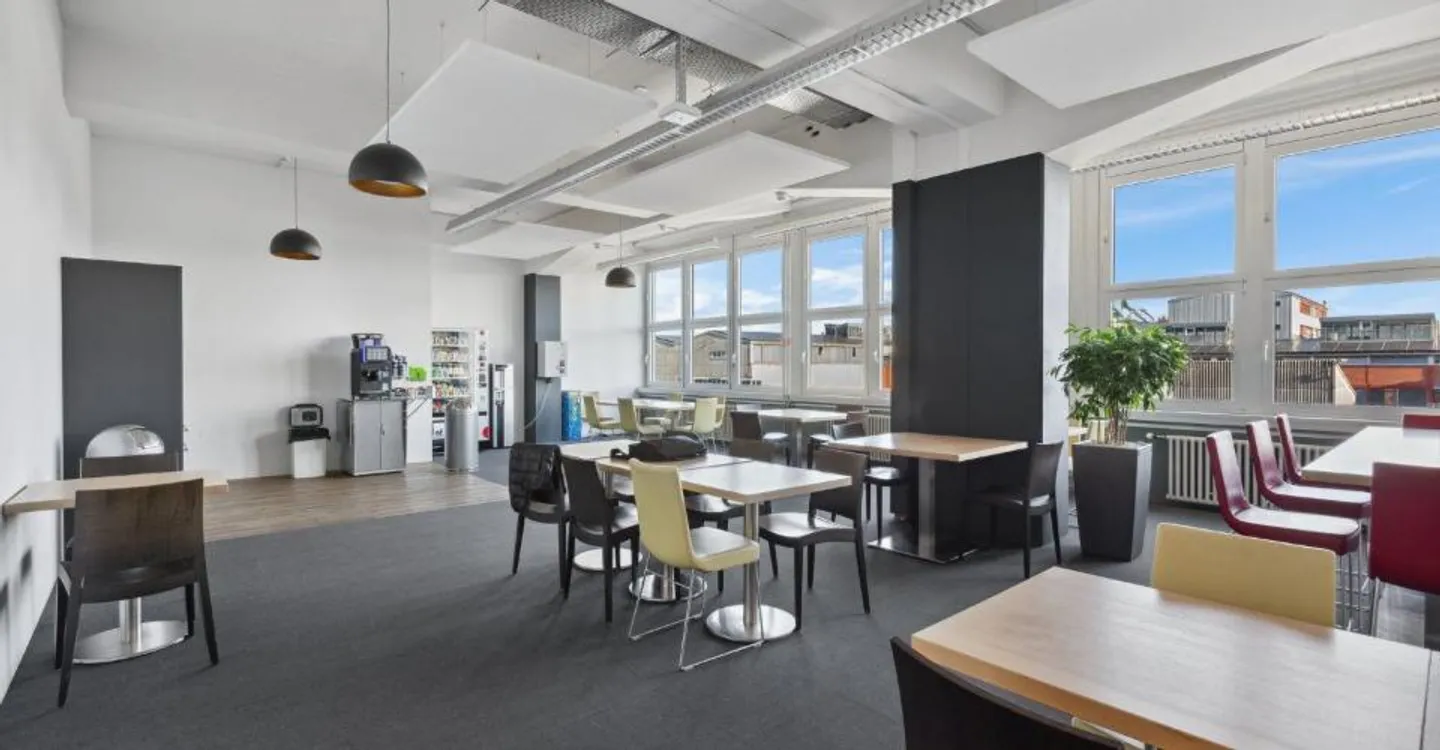 BIG Bern - spazi moderni per ufficio, laboratorio, magazzino o officina - Foto 1 di 11