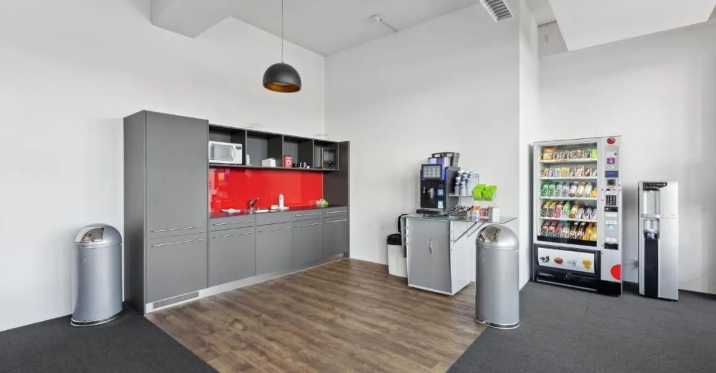 BIG Bern - spazi moderni per ufficio, laboratorio, magazzino o officina - Foto 4 di 11