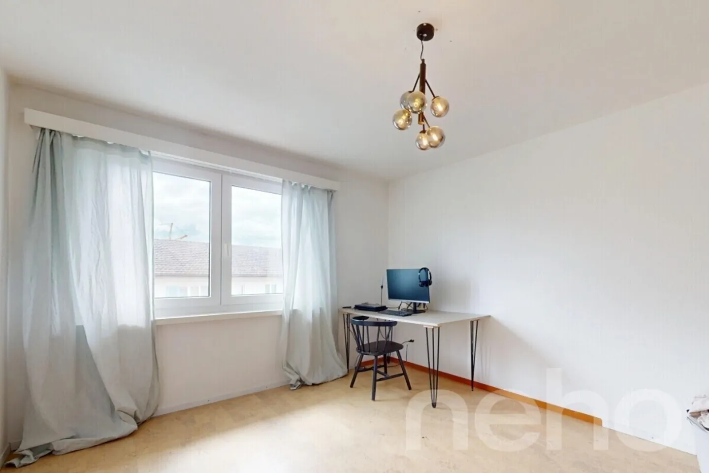Spacious 6.5 Room Apartment on its Own Entire Floor! - Photo 9 of 12