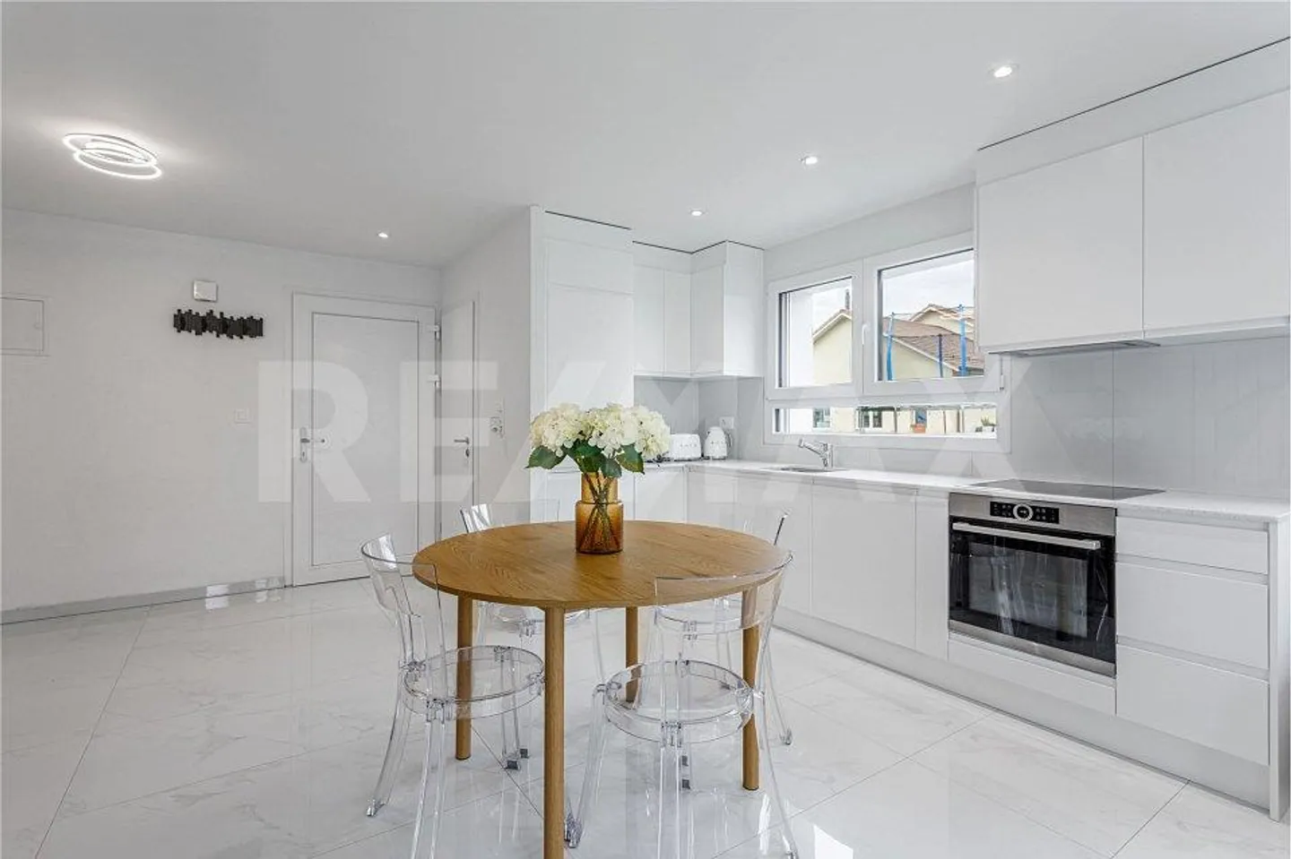 Perfect for your small family! Beautiful townhouse with 4.5 rooms, MINERGIE and low costs - Photo 3 of 11