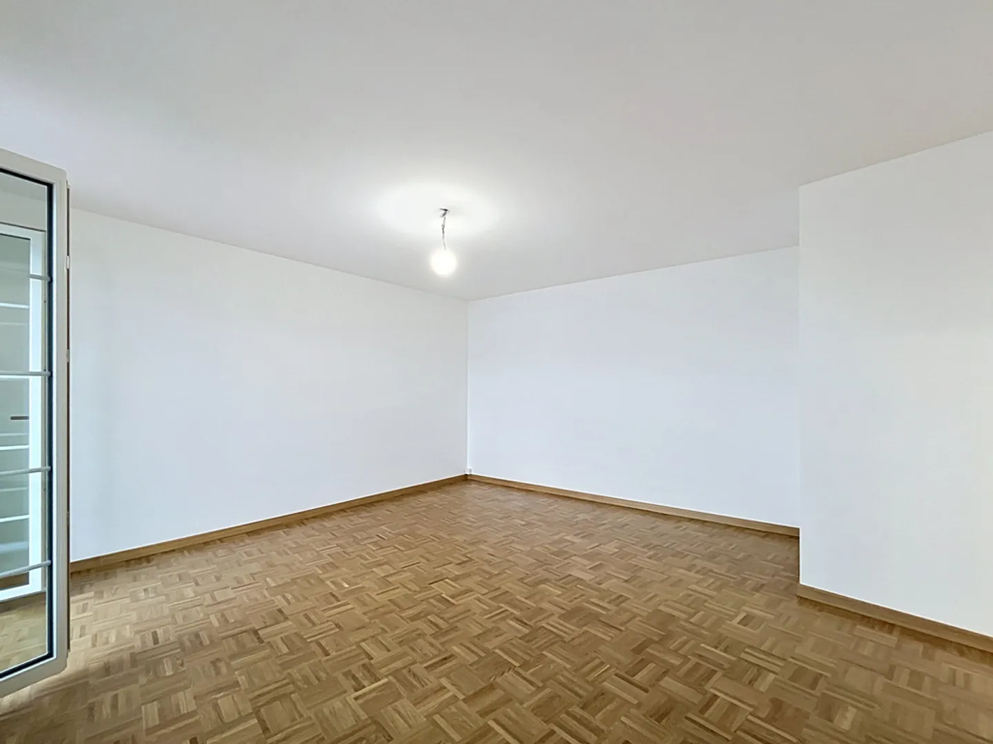 3.5 Room Apartment - Photo 5 of 12