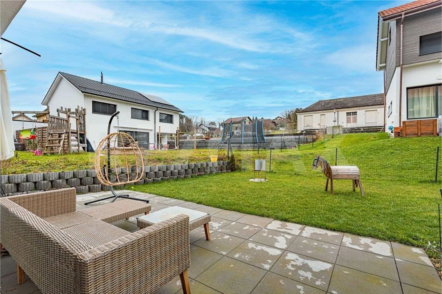 Perfect for your small family! Beautiful townhouse with 4.5 rooms, MINERGIE and low costs - Photo 5 of 11