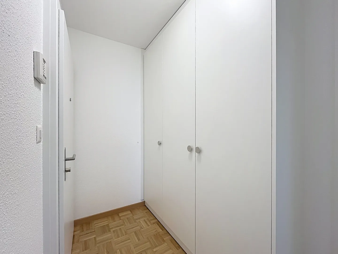 3.5 Room Apartment - Photo 8 of 12