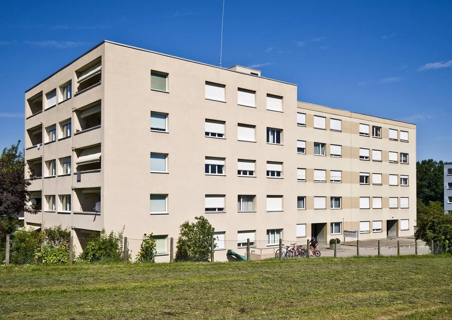 RENT WITHOUT DEPOSIT - Looking for your first apartment? - Photo 1 of 9