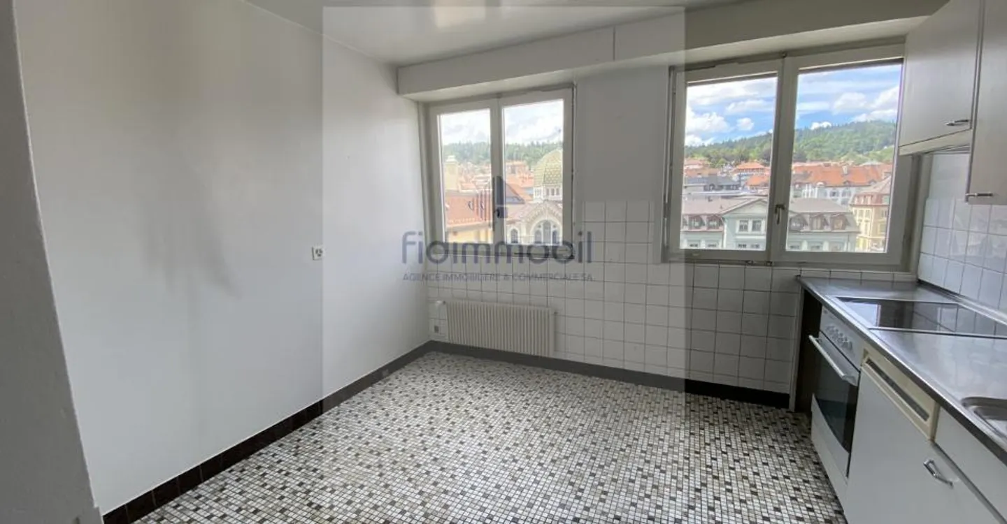 Wohnung mit einer Fläche von 144m2 zur Miete für Wohnzwecke oder Büros - Foto 2 von 10