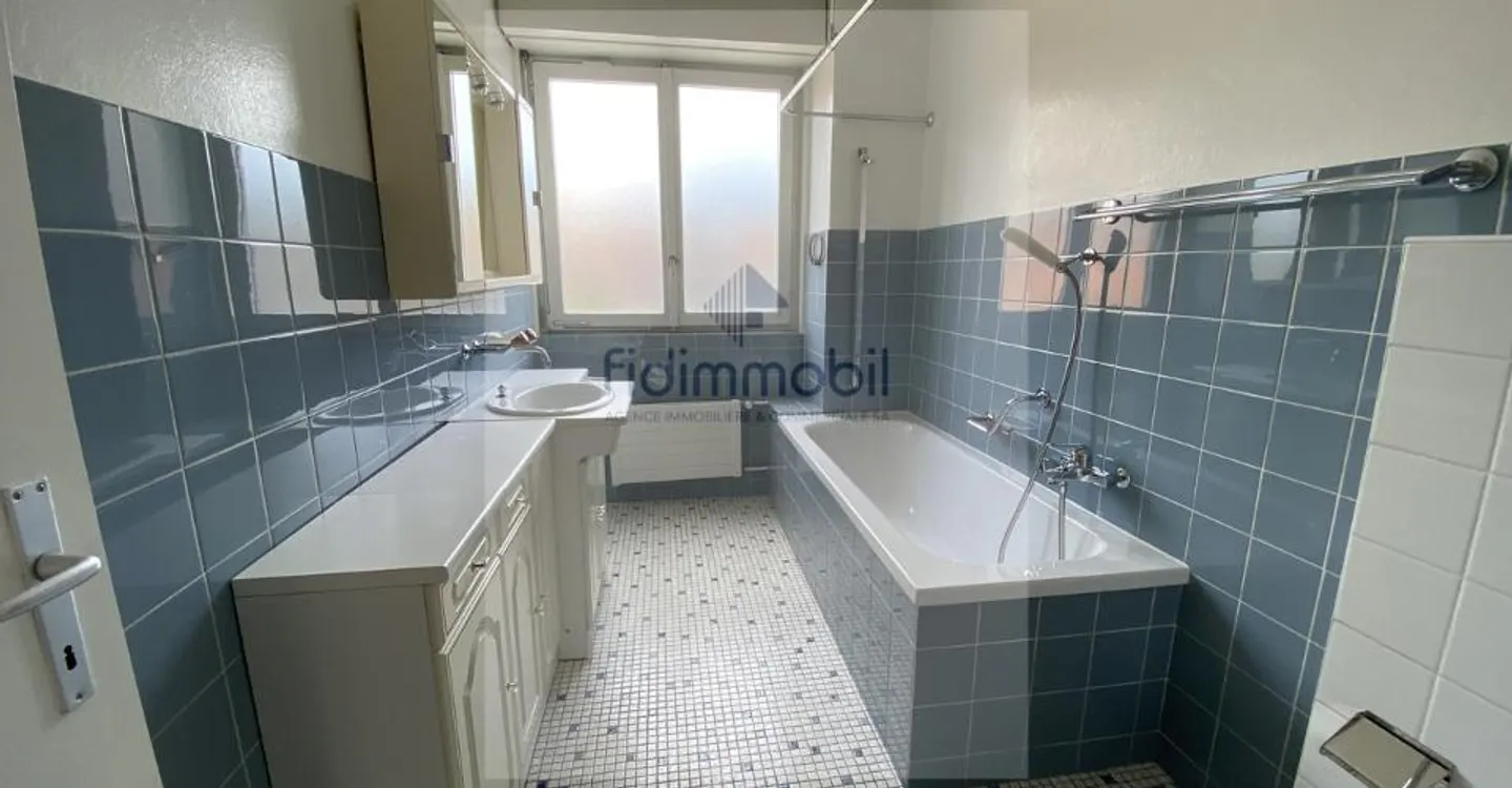 Wohnung mit einer Fläche von 144m2 zur Miete für Wohnzwecke oder Büros - Foto 10 von 10