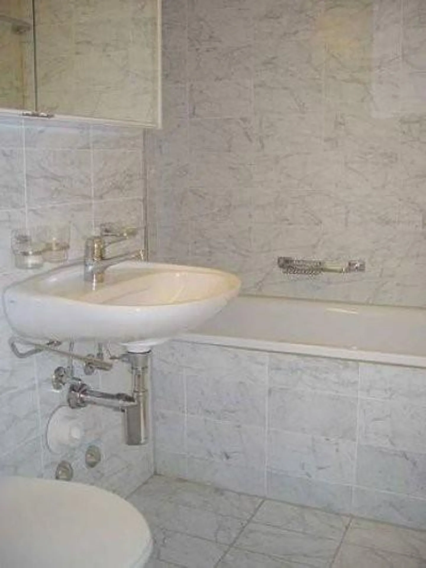 RENT WITHOUT DEPOSIT - Comfortable Living in the Heart of Höngg - Photo 4 of 7