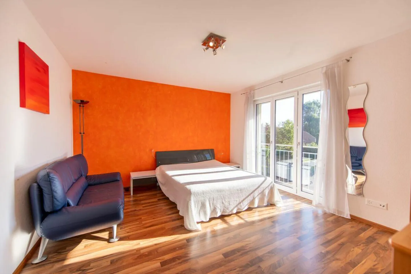 Lebensqualität pur: Freistehendes Einfamilienhaus mit Pool und Garten - Foto 13 von 23