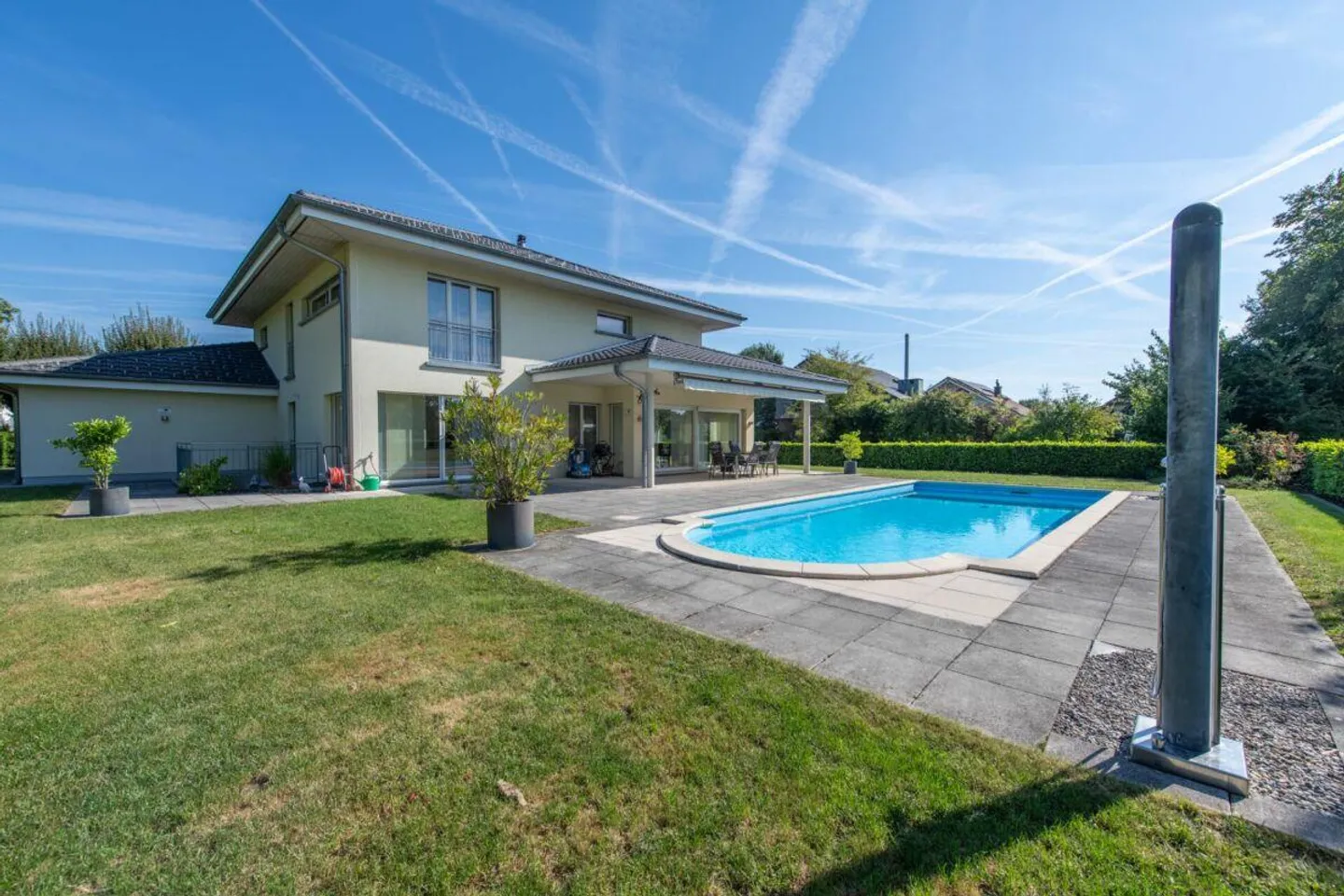 Lebensqualität pur: Freistehendes Einfamilienhaus mit Pool und Garten - Foto 18 von 23