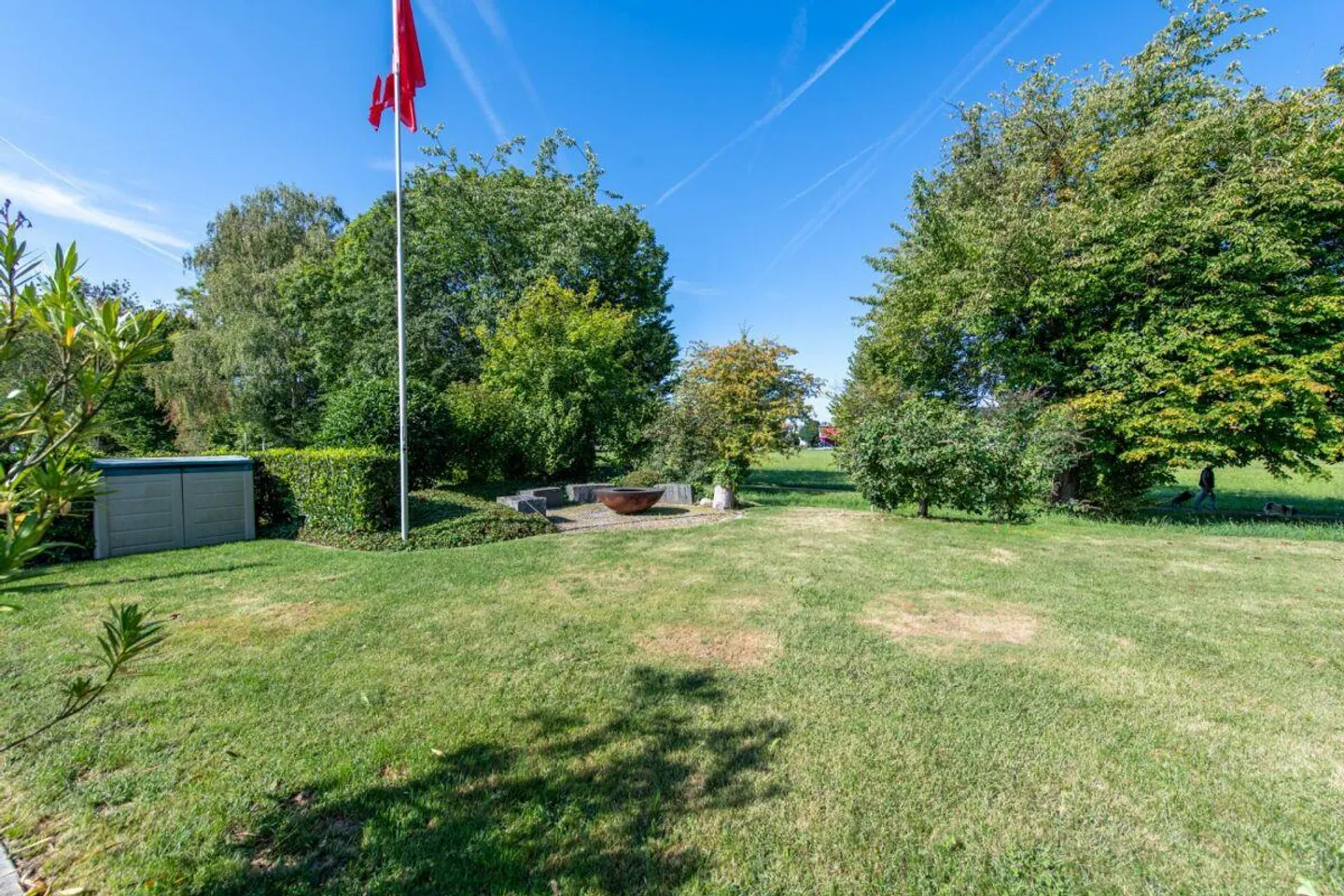 Lebensqualität pur: Freistehendes Einfamilienhaus mit Pool und Garten - Foto 19 von 23