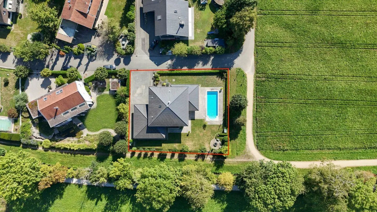 Lebensqualität pur: Freistehendes Einfamilienhaus mit Pool und Garten - Foto 23 von 23