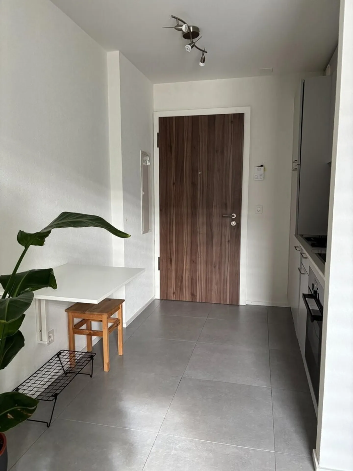 Studio in the Jonchets district - Photo 5 of 8