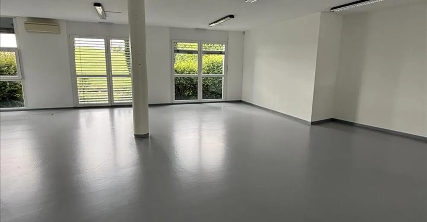 Edificio ad uso misto in affitto - Foto 4 di 8