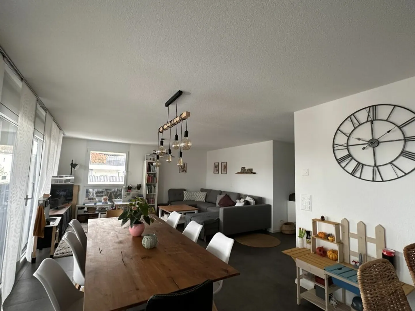 Appartement spacieux avec balcon - Photo 3 sur 13