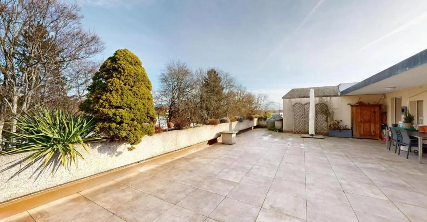 Attique d'exception avec terrasse - Photo 2 sur 13