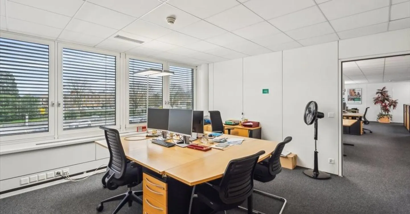 Bureau spacieux près des axes - Photo 4 sur 10