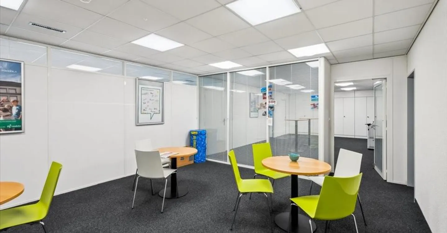 Bureau spacieux près des axes - Photo 9 sur 10