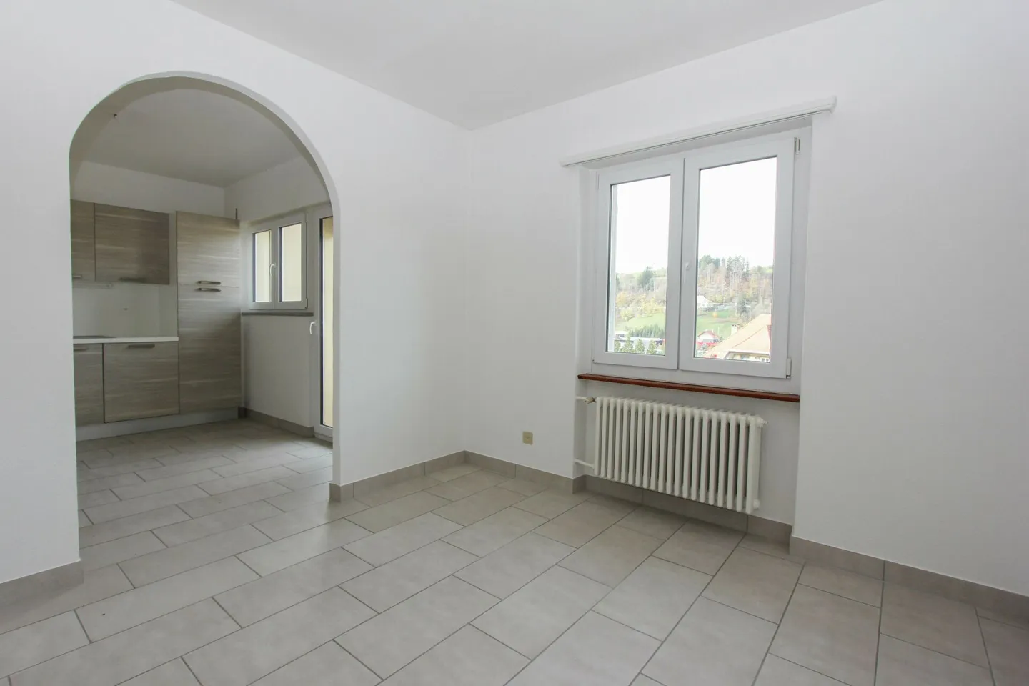 Helles Apartment mit 3.5 Zimmern renoviert - Foto 2 von 15